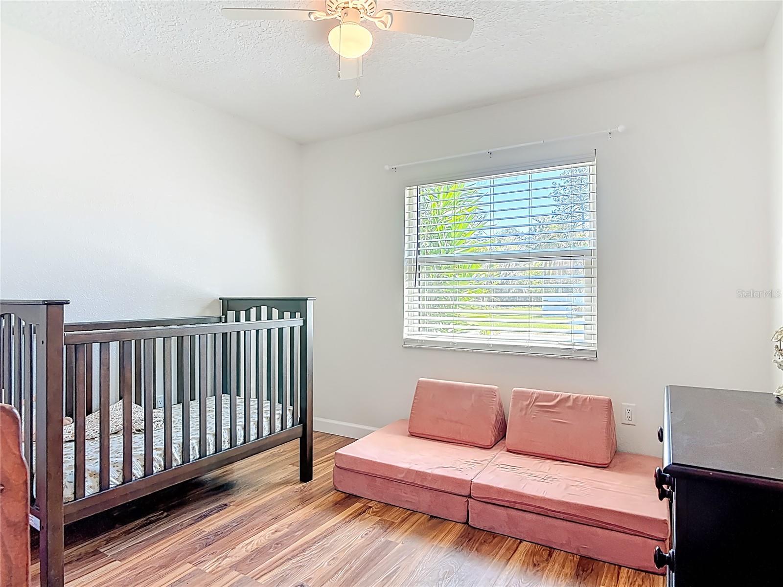 Listing photo id 18 for 624 New York Avenue