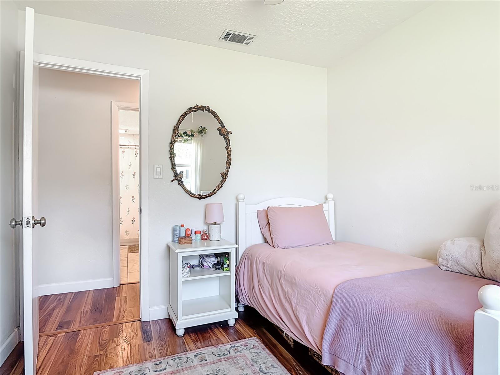 Listing photo id 22 for 624 New York Avenue