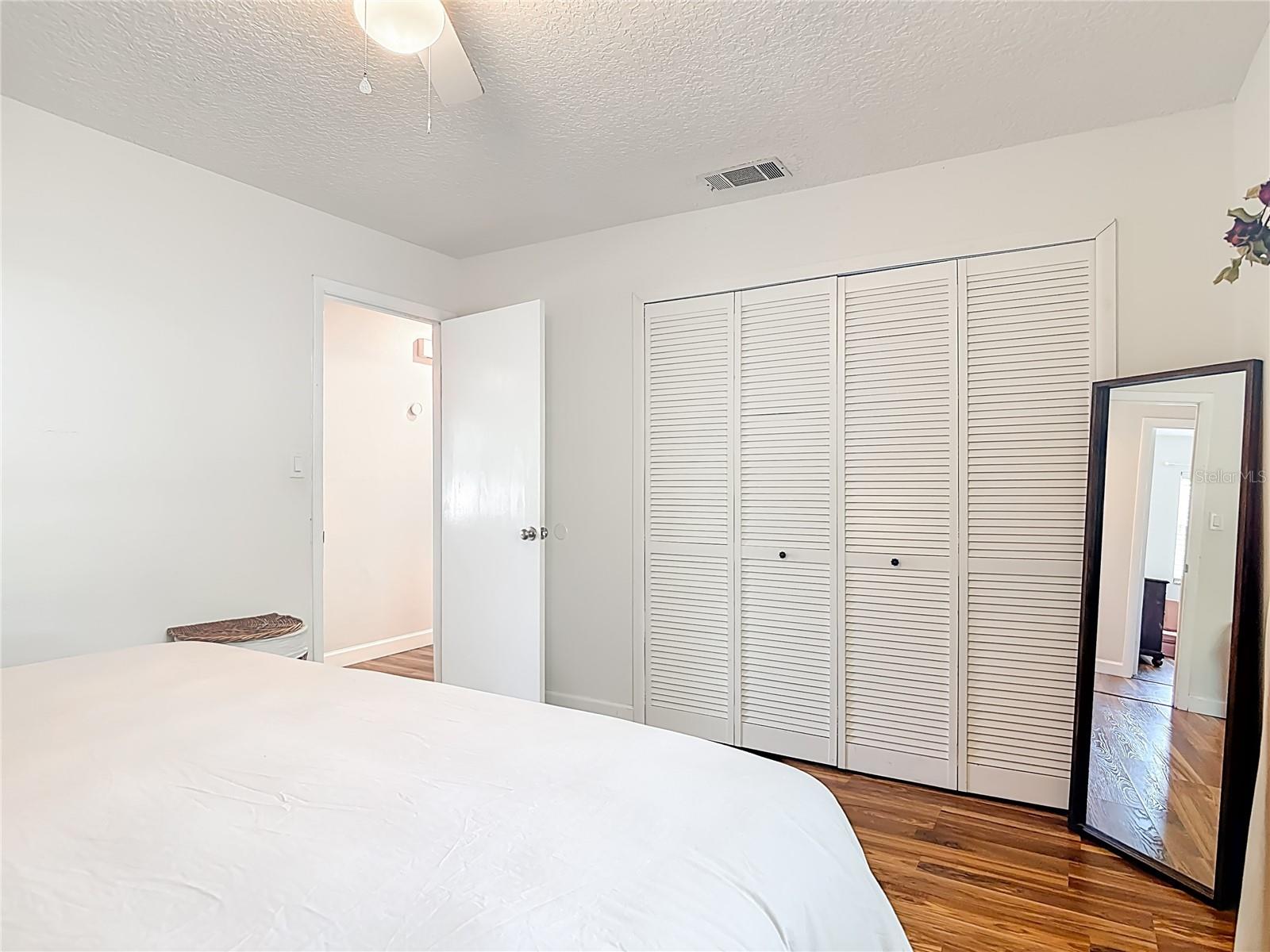 Listing photo id 27 for 624 New York Avenue