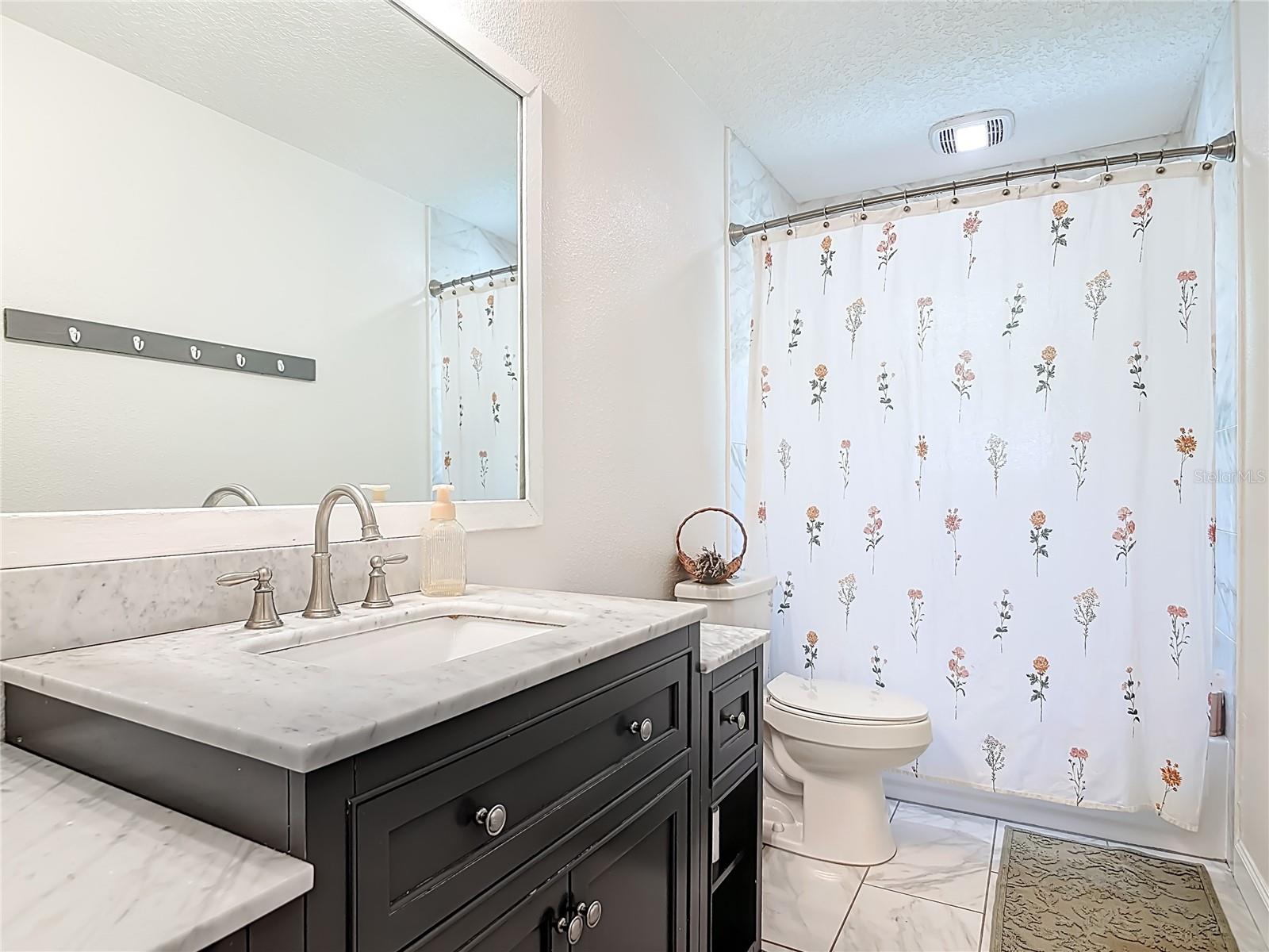 Listing photo id 28 for 624 New York Avenue