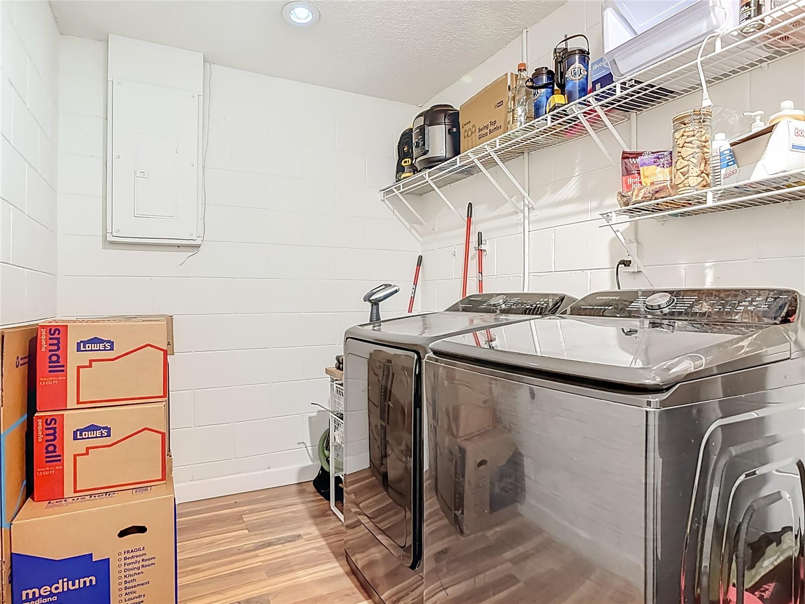 Listing photo id 29 for 624 New York Avenue