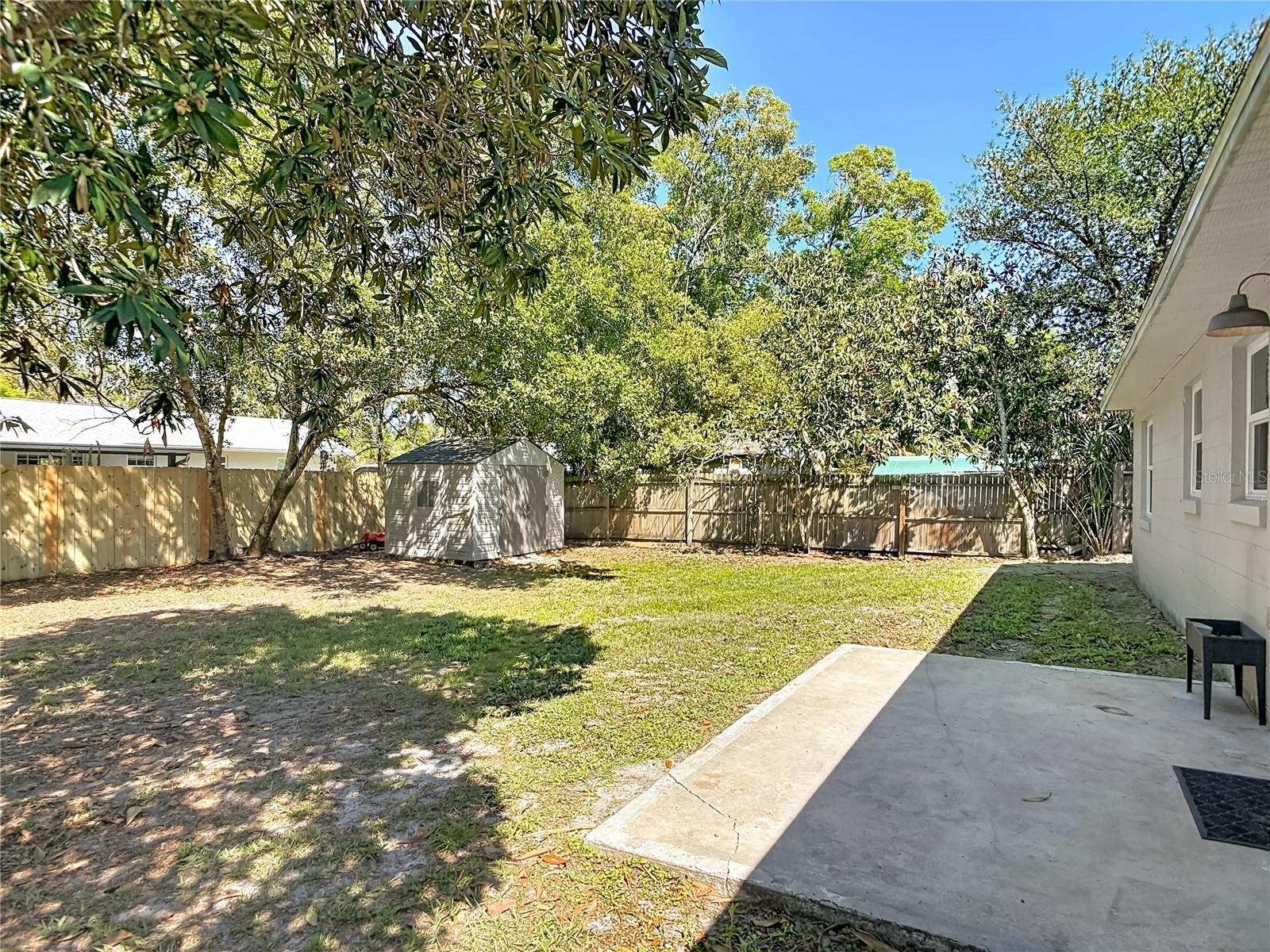 Listing photo id 30 for 624 New York Avenue