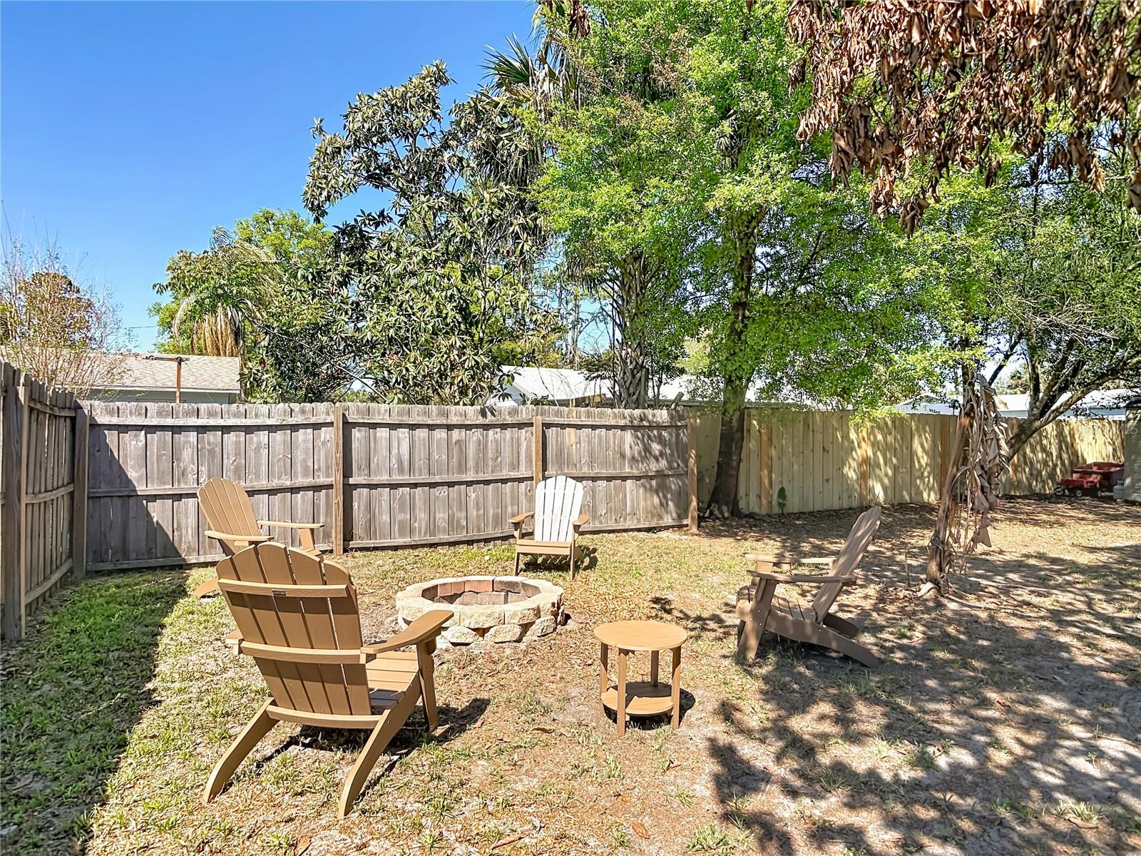 Listing photo id 36 for 624 New York Avenue