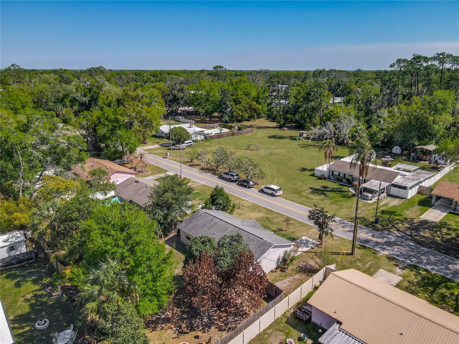 Listing photo id 39 for 624 New York Avenue