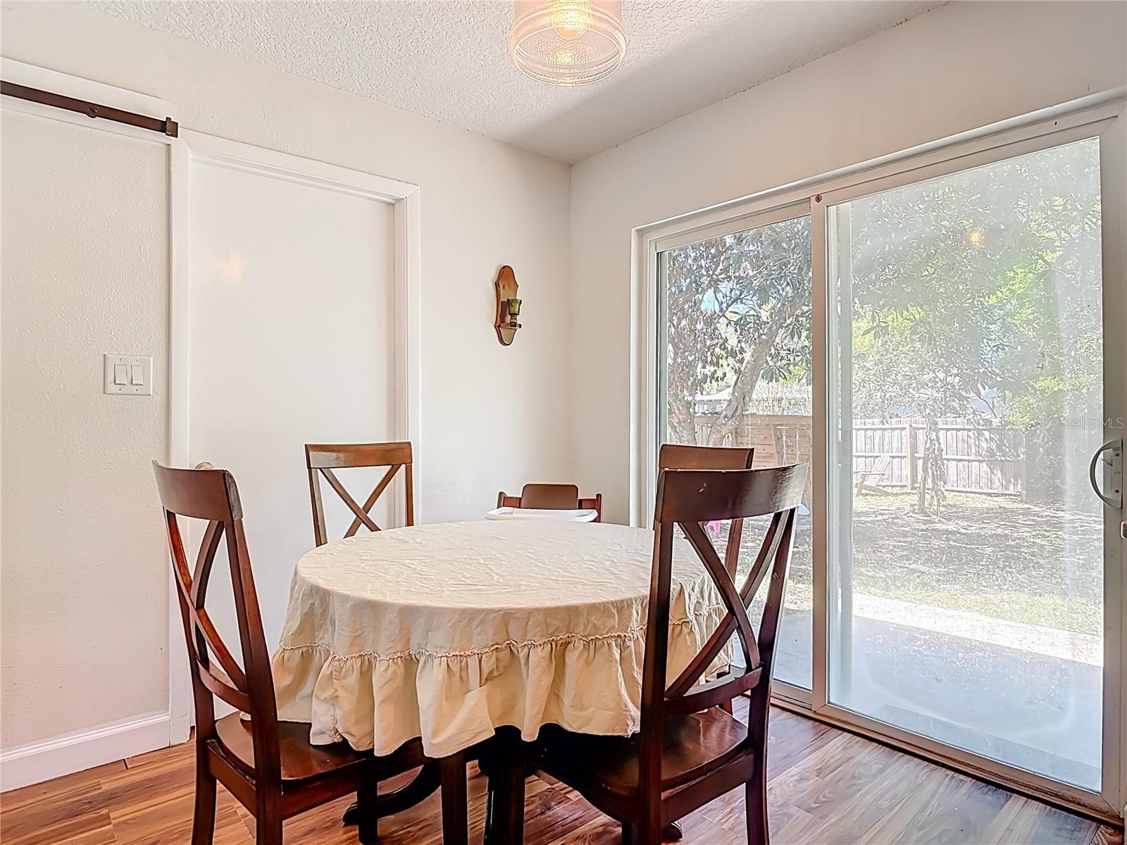 Listing photo id 7 for 624 New York Avenue