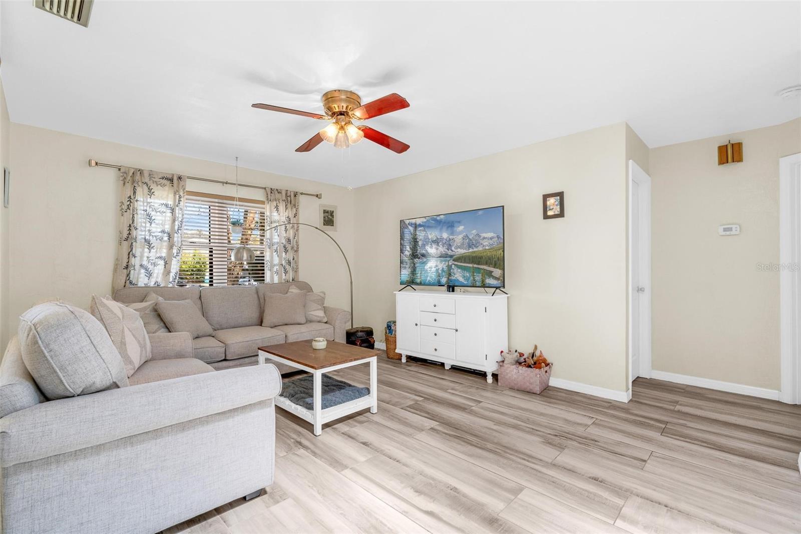 Image 18 of 24 For 154 Westwood Drive Drive