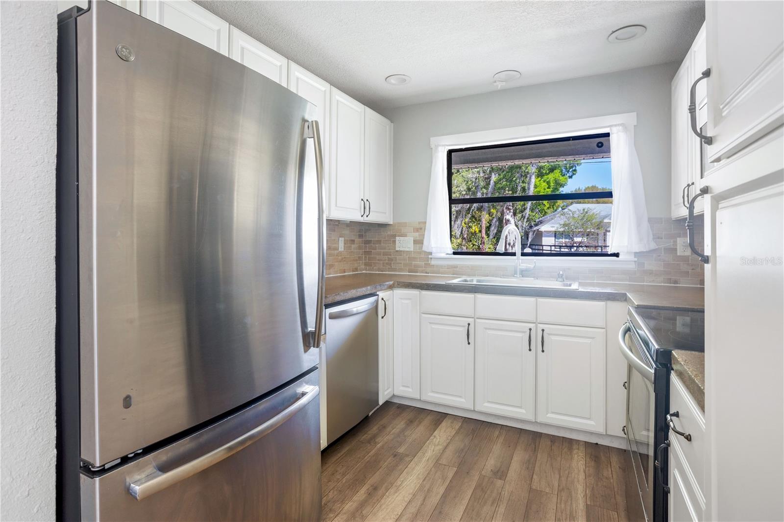 Image 6 of 28 For 26312 Sleepy Hollow Street