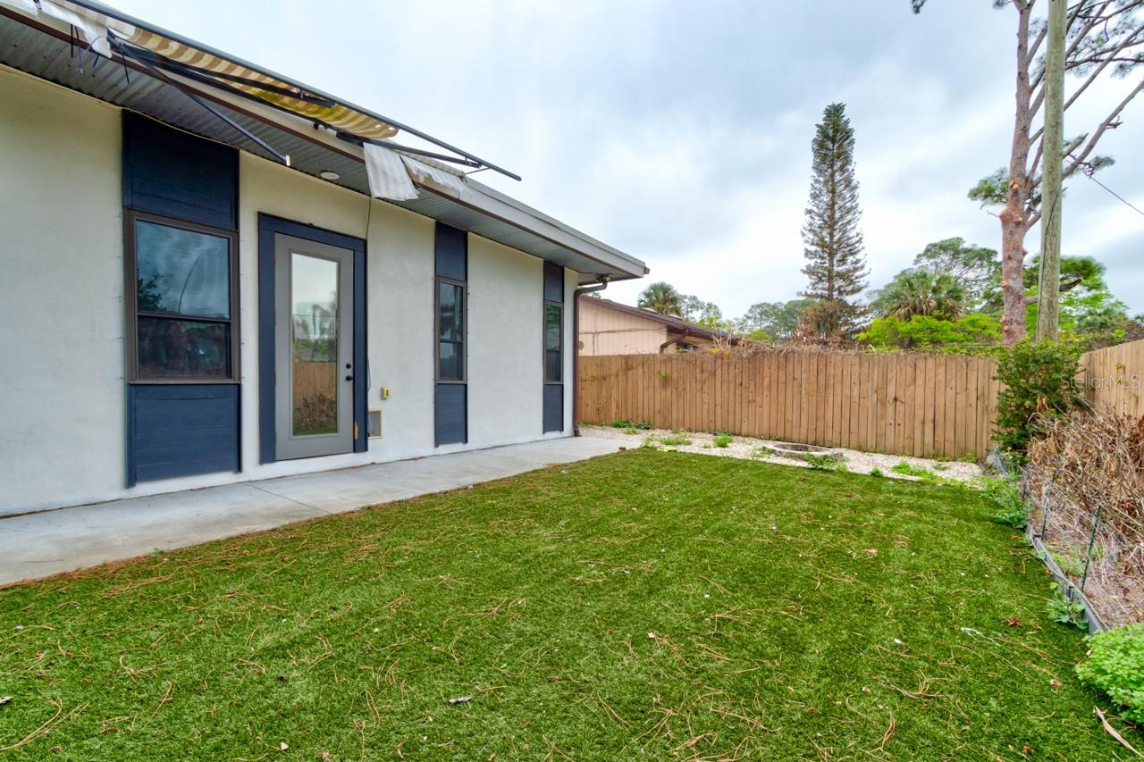 Image 25 of 29 For 2814 India Palm Drive 2816