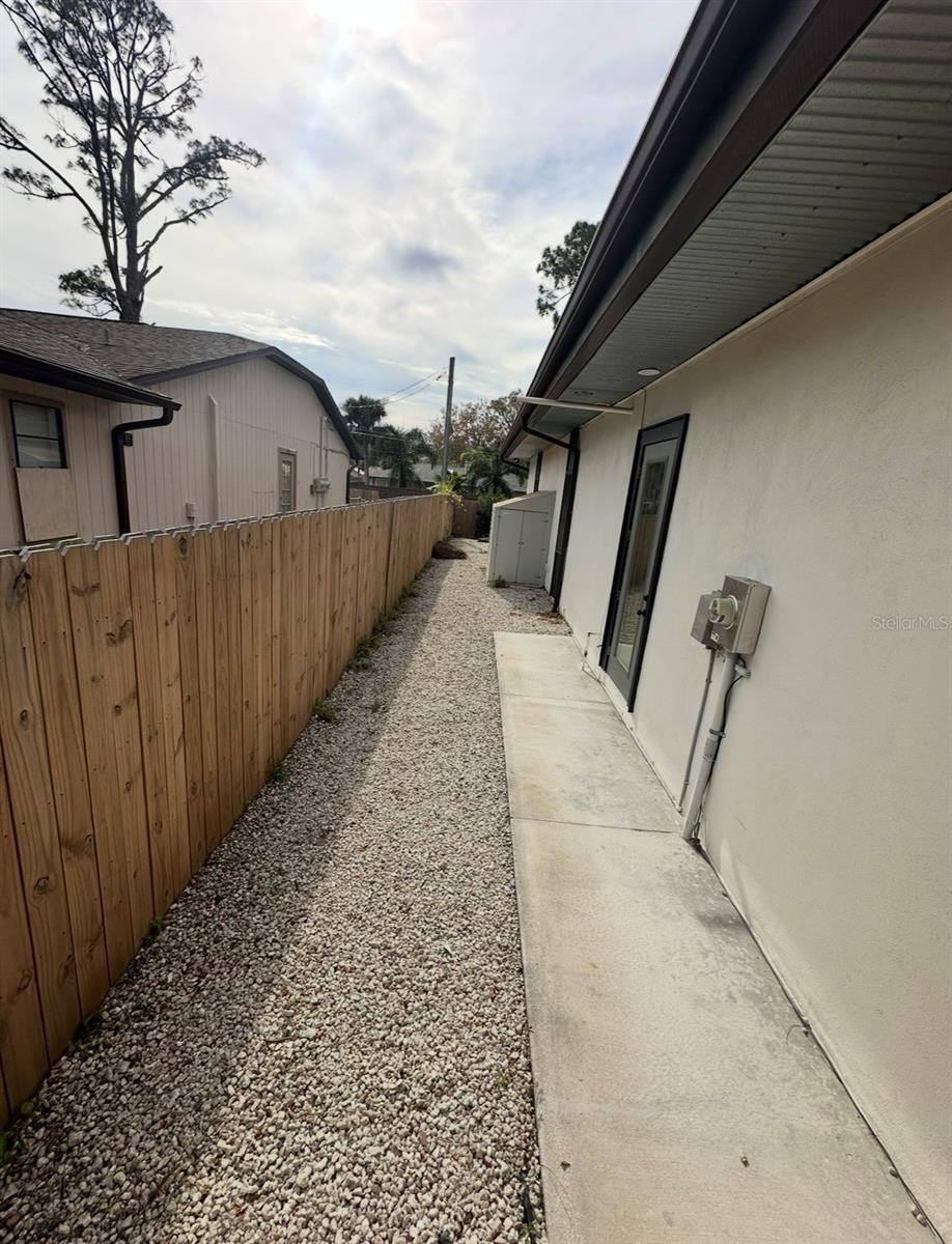 Image 27 of 29 For 2814 India Palm Drive 2816