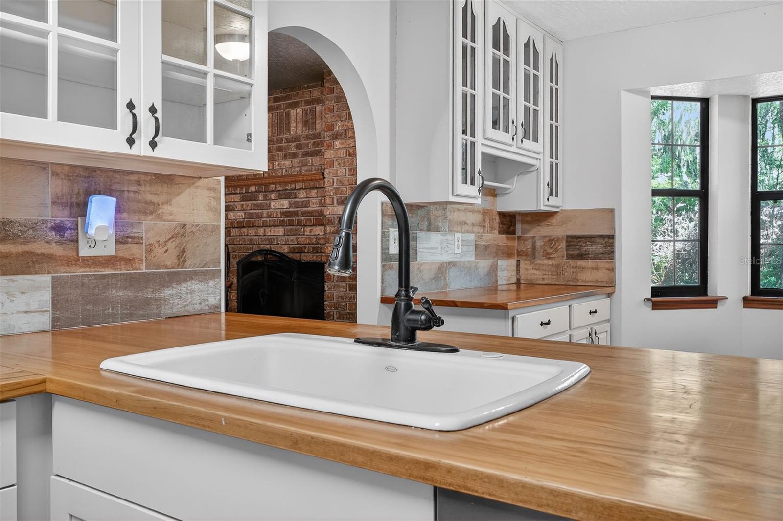 Image 13 of 47 For 3380 Lionel Road