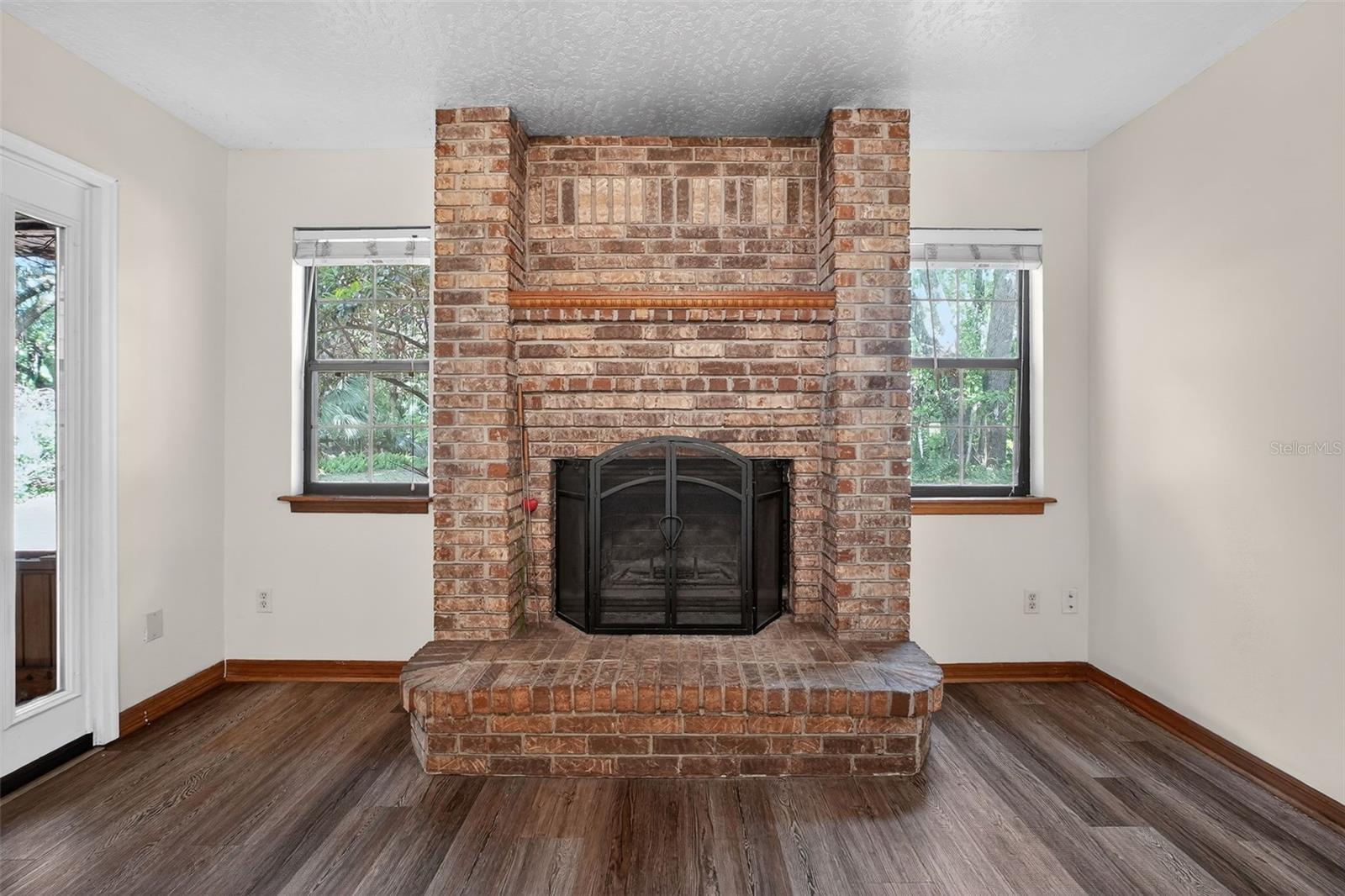 Image 15 of 47 For 3380 Lionel Road