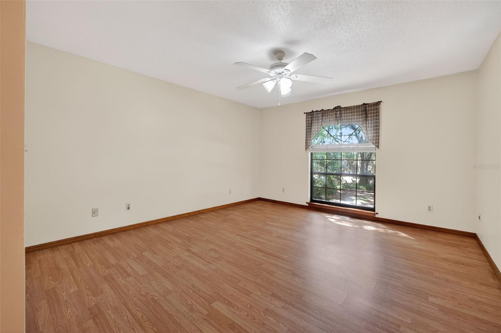 Image 25 of 47 For 3380 Lionel Road