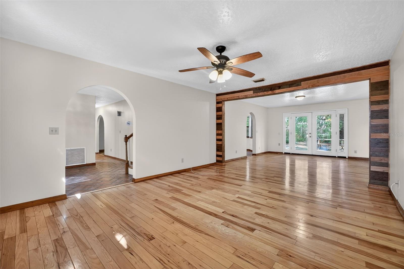 Image 9 of 47 For 3380 Lionel Road