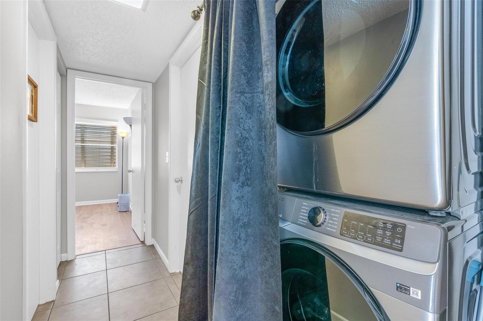 Image 17 of 26 For 140 Orchid Woods Court 15b