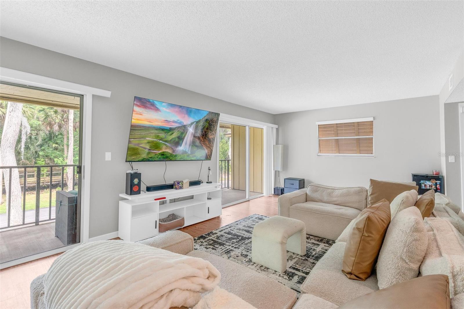 Image 4 of 26 For 140 Orchid Woods Court 15b