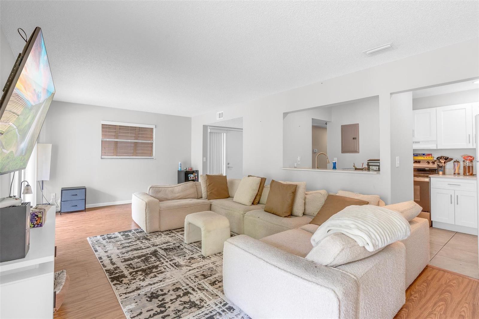 Image 6 of 26 For 140 Orchid Woods Court 15b