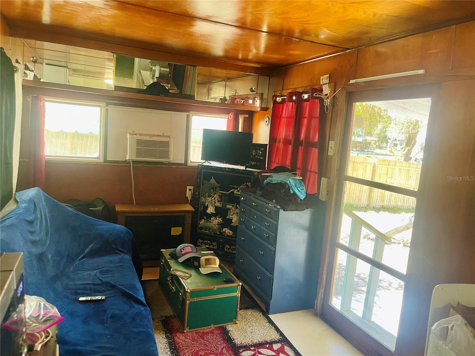 Image 11 of 47 For 5075 Central Avenue