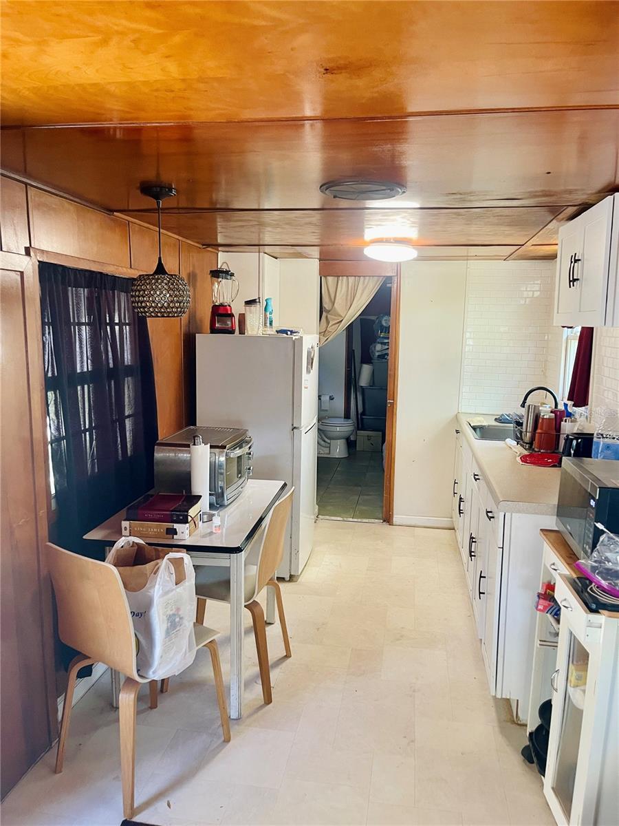 Image 13 of 47 For 5075 Central Avenue