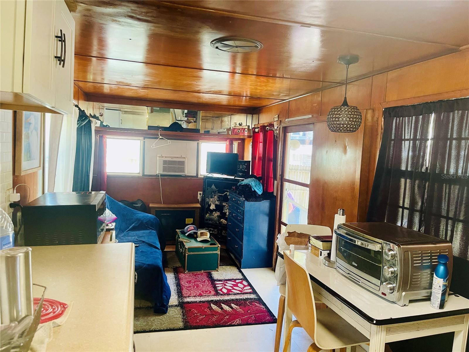 Image 14 of 47 For 5075 Central Avenue