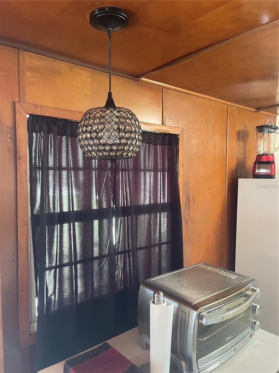 Image 20 of 47 For 5075 Central Avenue