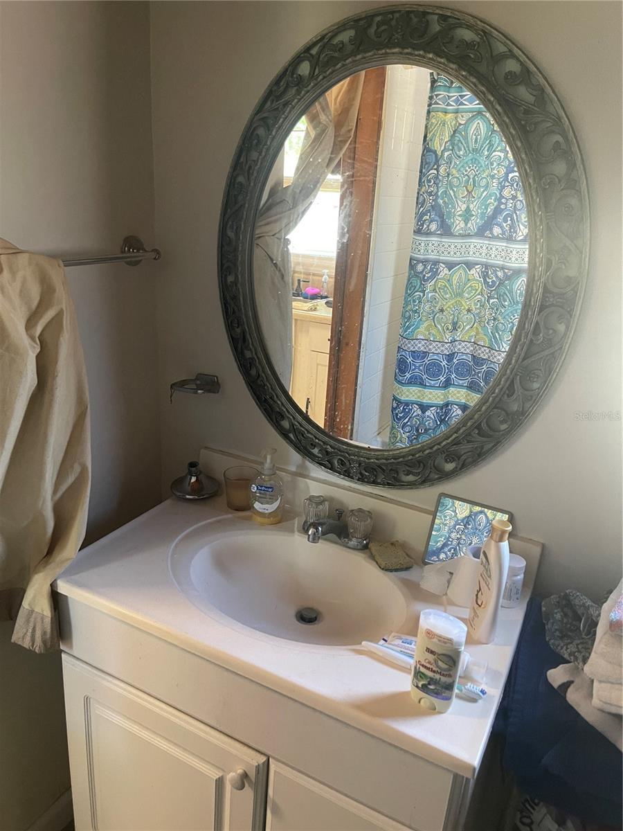 Image 24 of 47 For 5075 Central Avenue