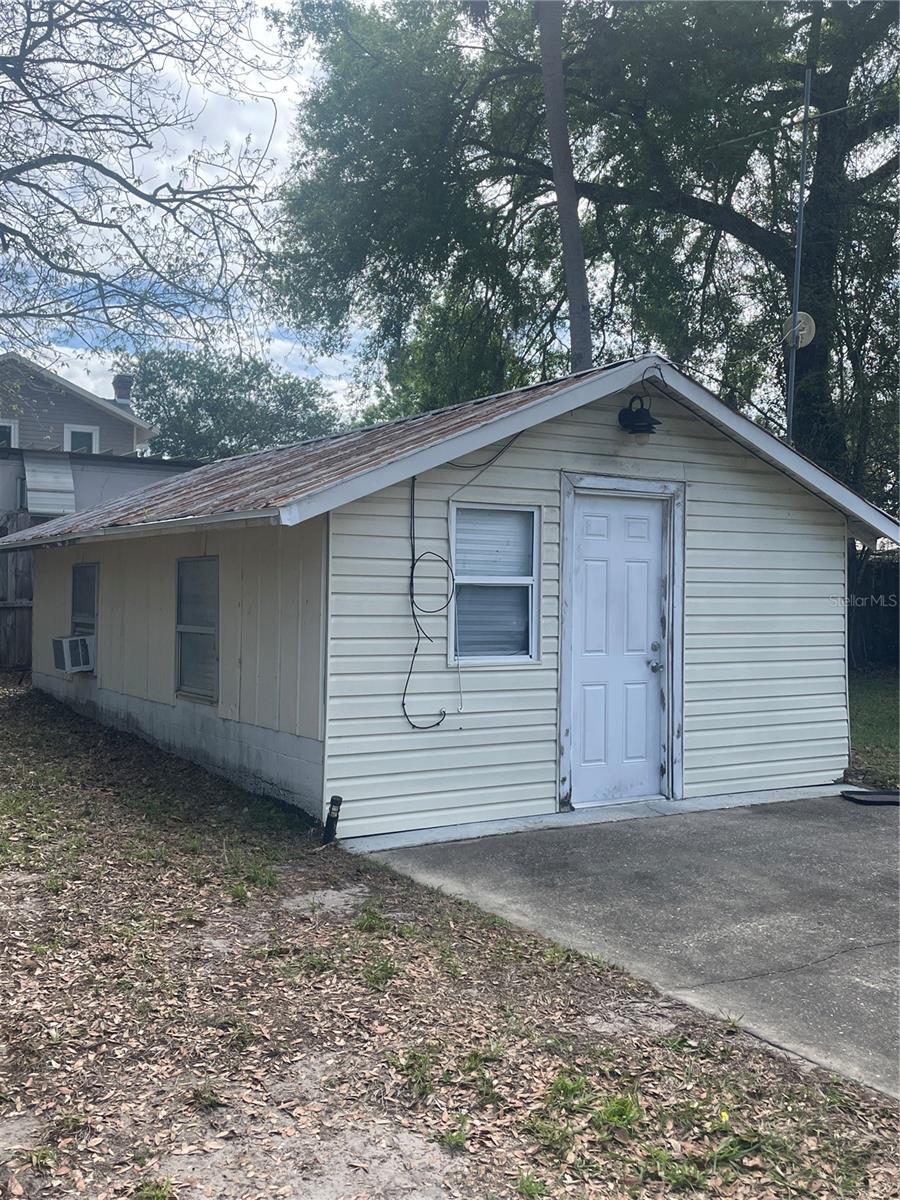 Image 33 of 47 For 5075 Central Avenue