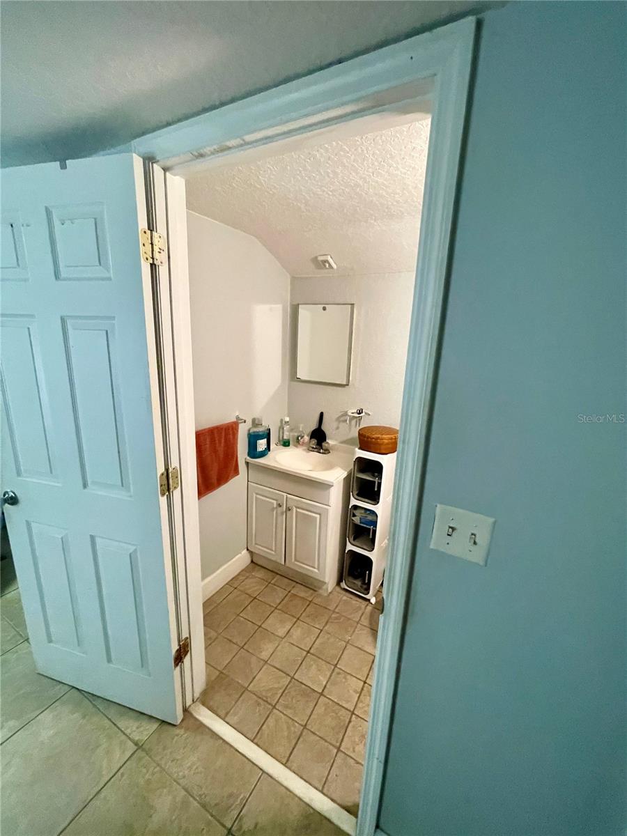 Image 40 of 47 For 5075 Central Avenue