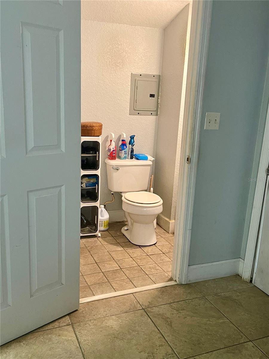 Image 42 of 47 For 5075 Central Avenue