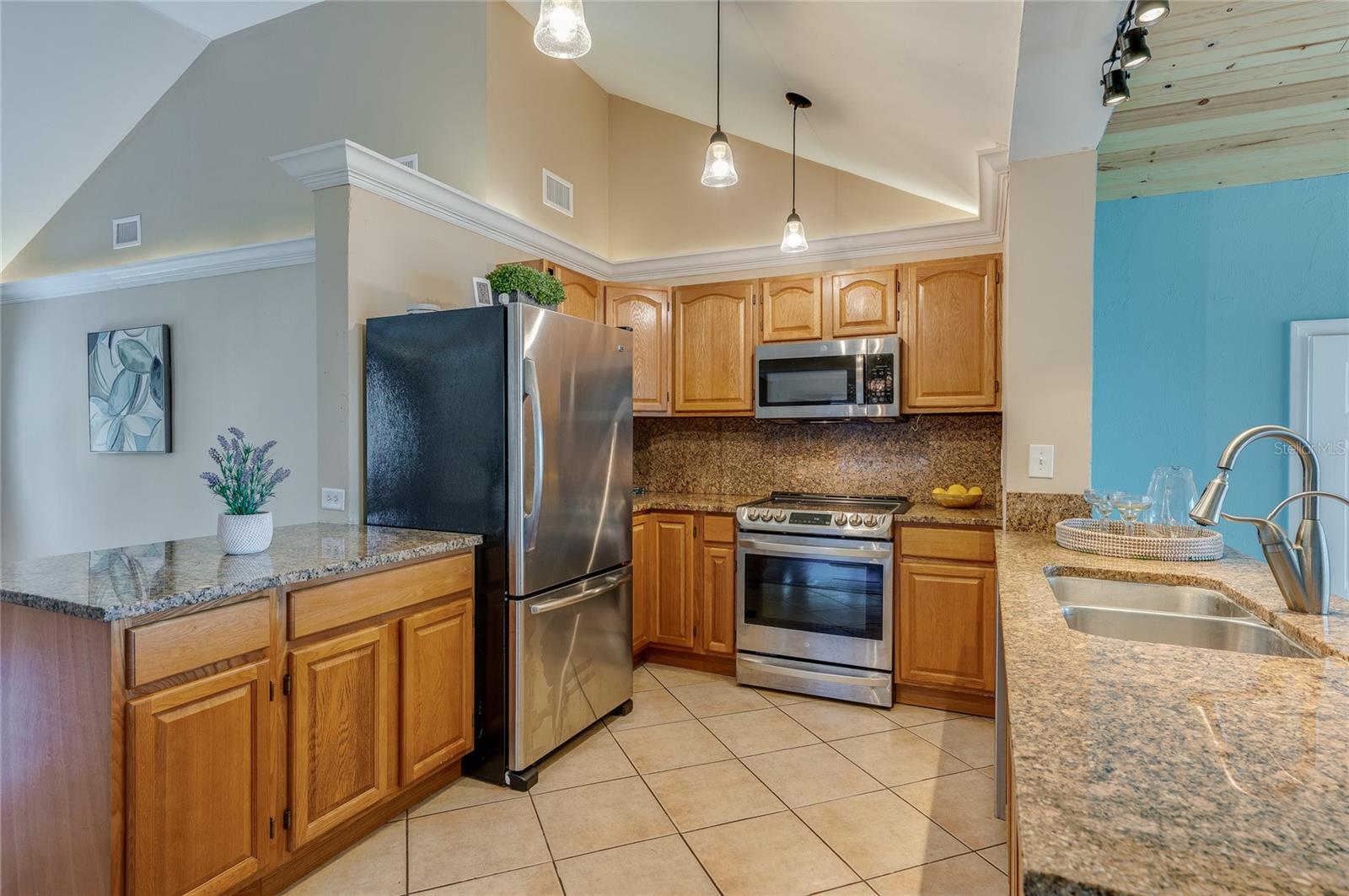 Image 14 of 57 For 5508 Bayshore Drive