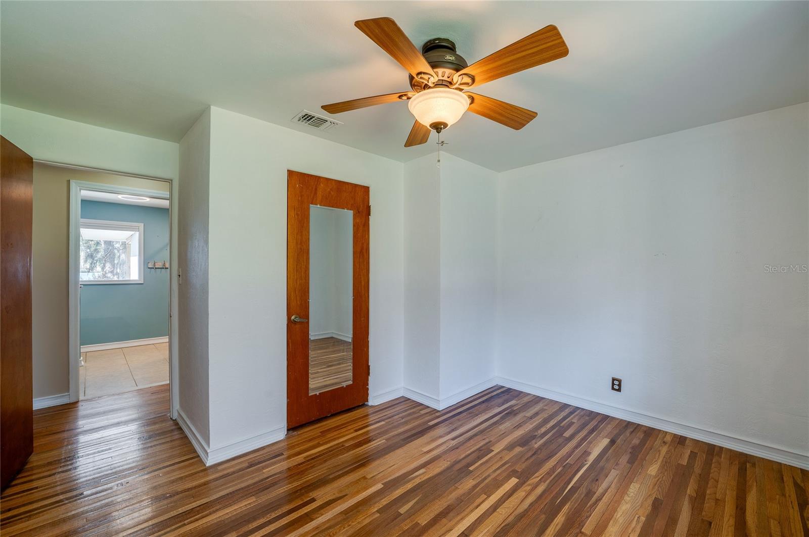 Image 26 of 57 For 5508 Bayshore Drive