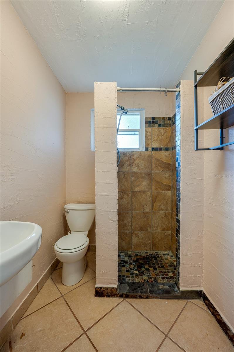 Image 38 of 57 For 5508 Bayshore Drive