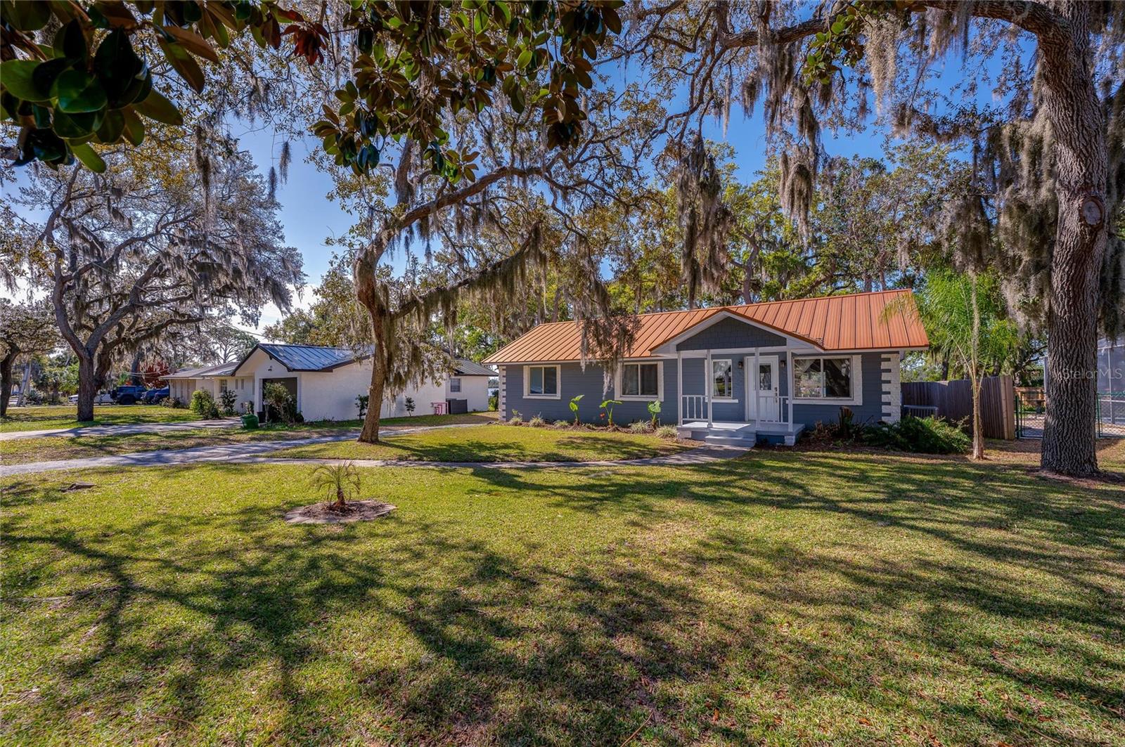 Image 4 of 57 For 5508 Bayshore Drive