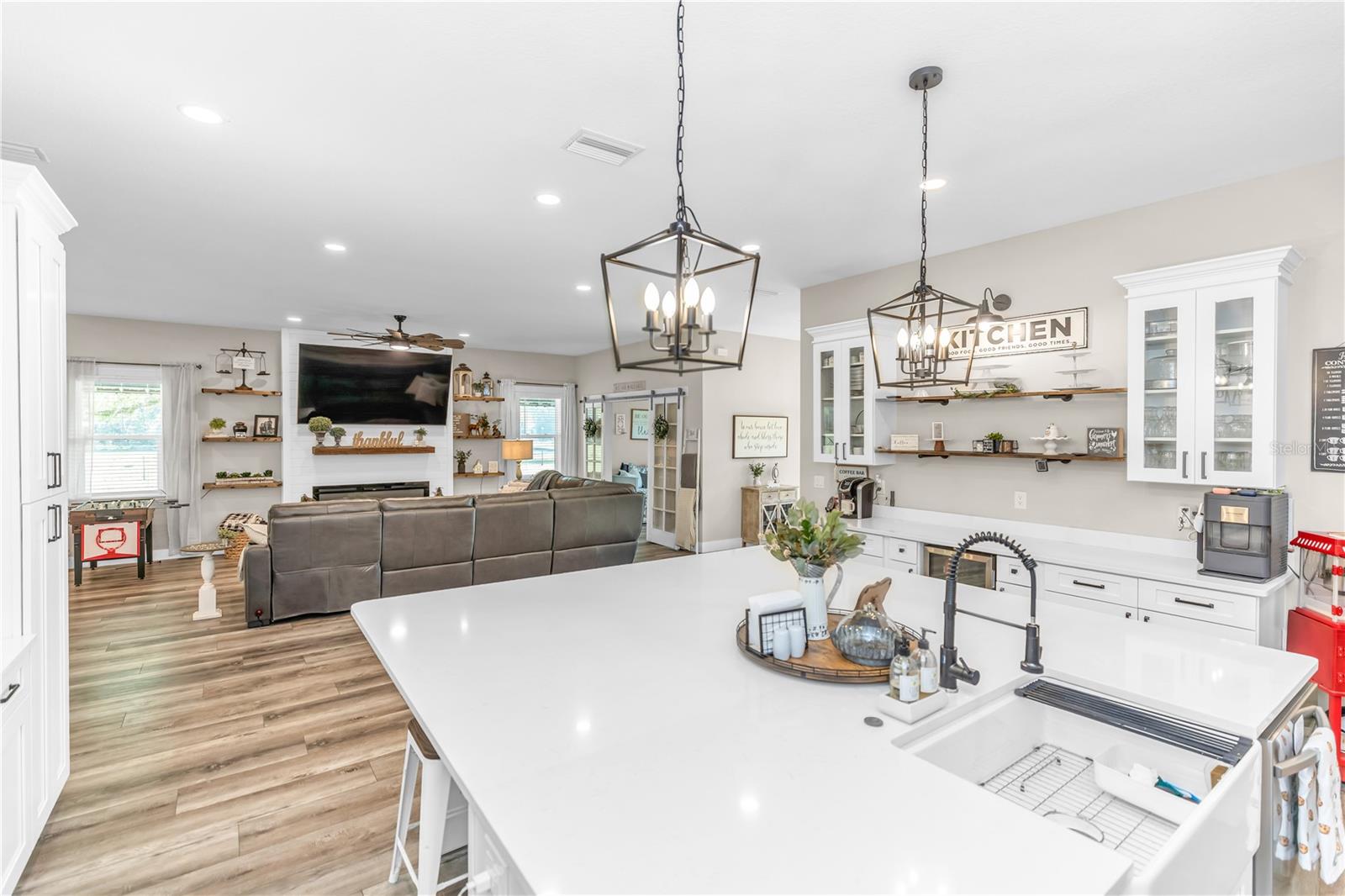 Image 11 of 46 For 171 River Oaks Drive