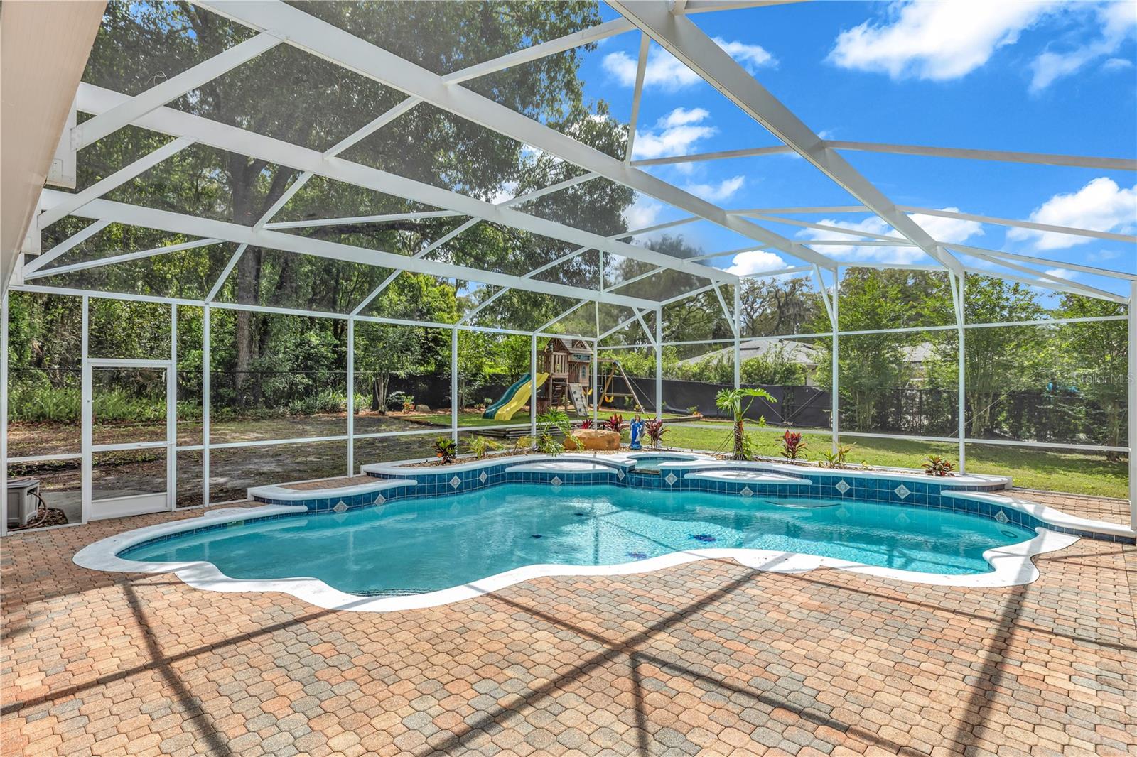 Image 18 of 60 For 279 Main Road