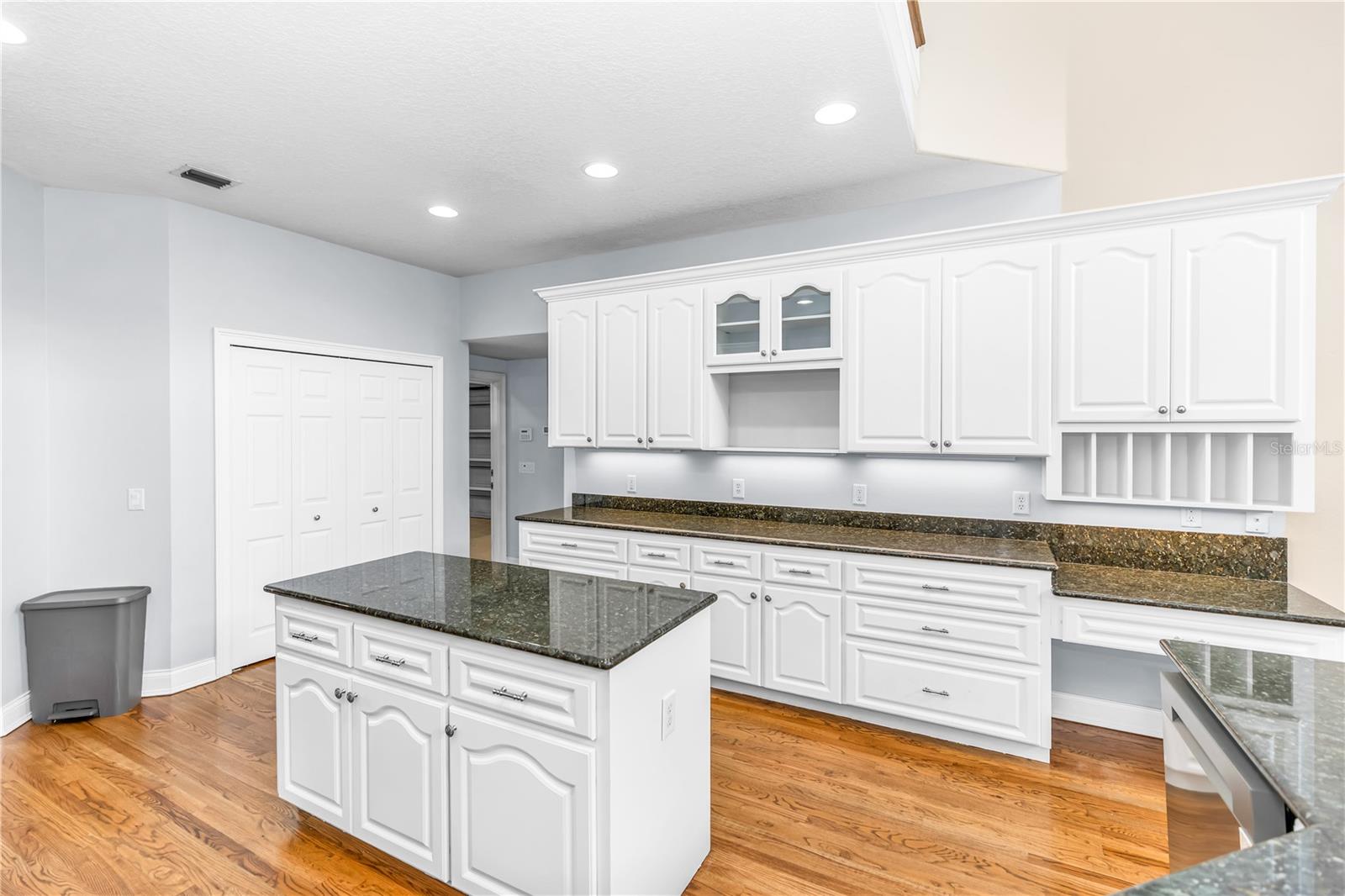 Image 6 of 60 For 279 Main Road