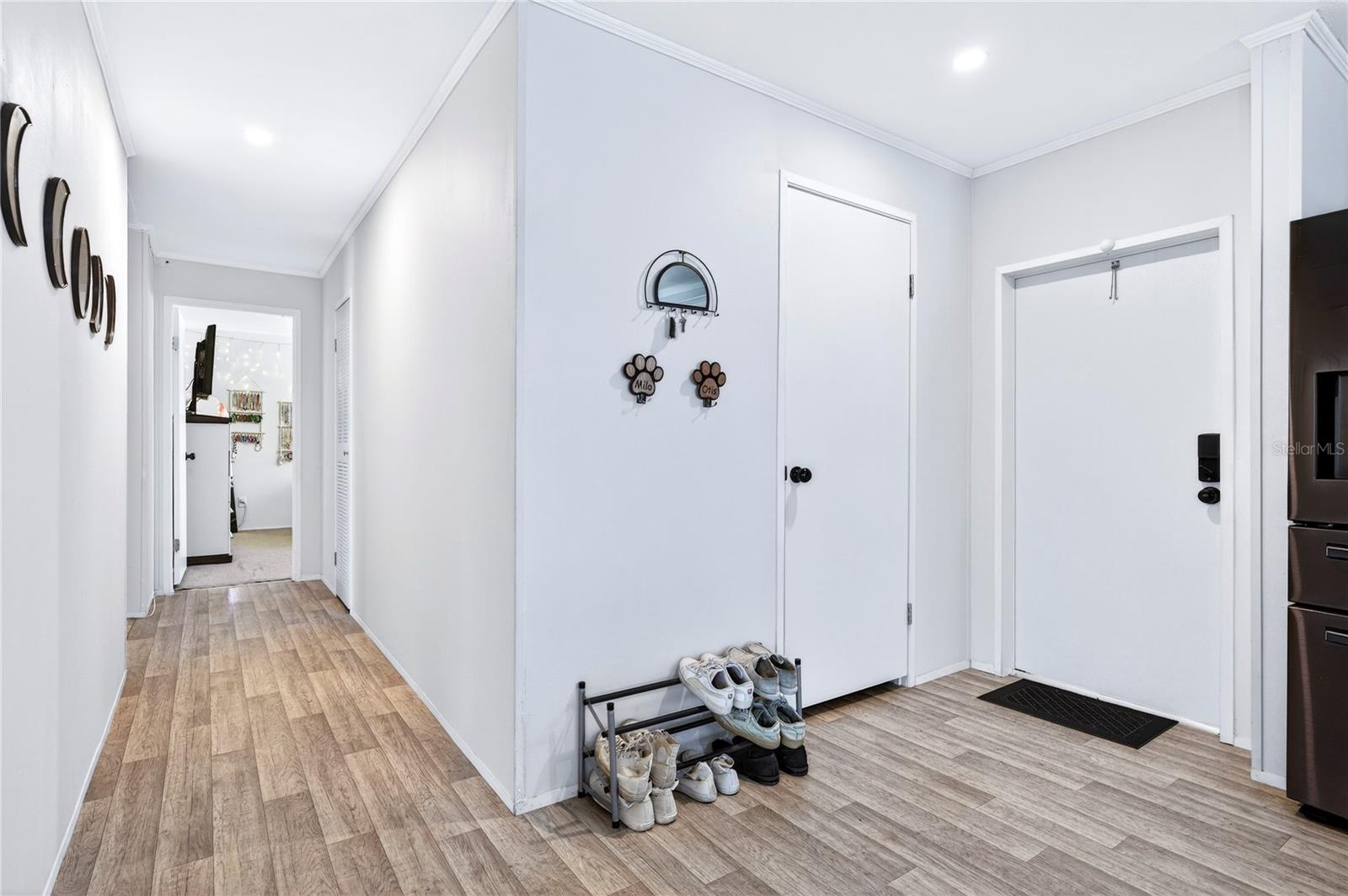 Image 13 of 39 For 5266 Pineland Avenue