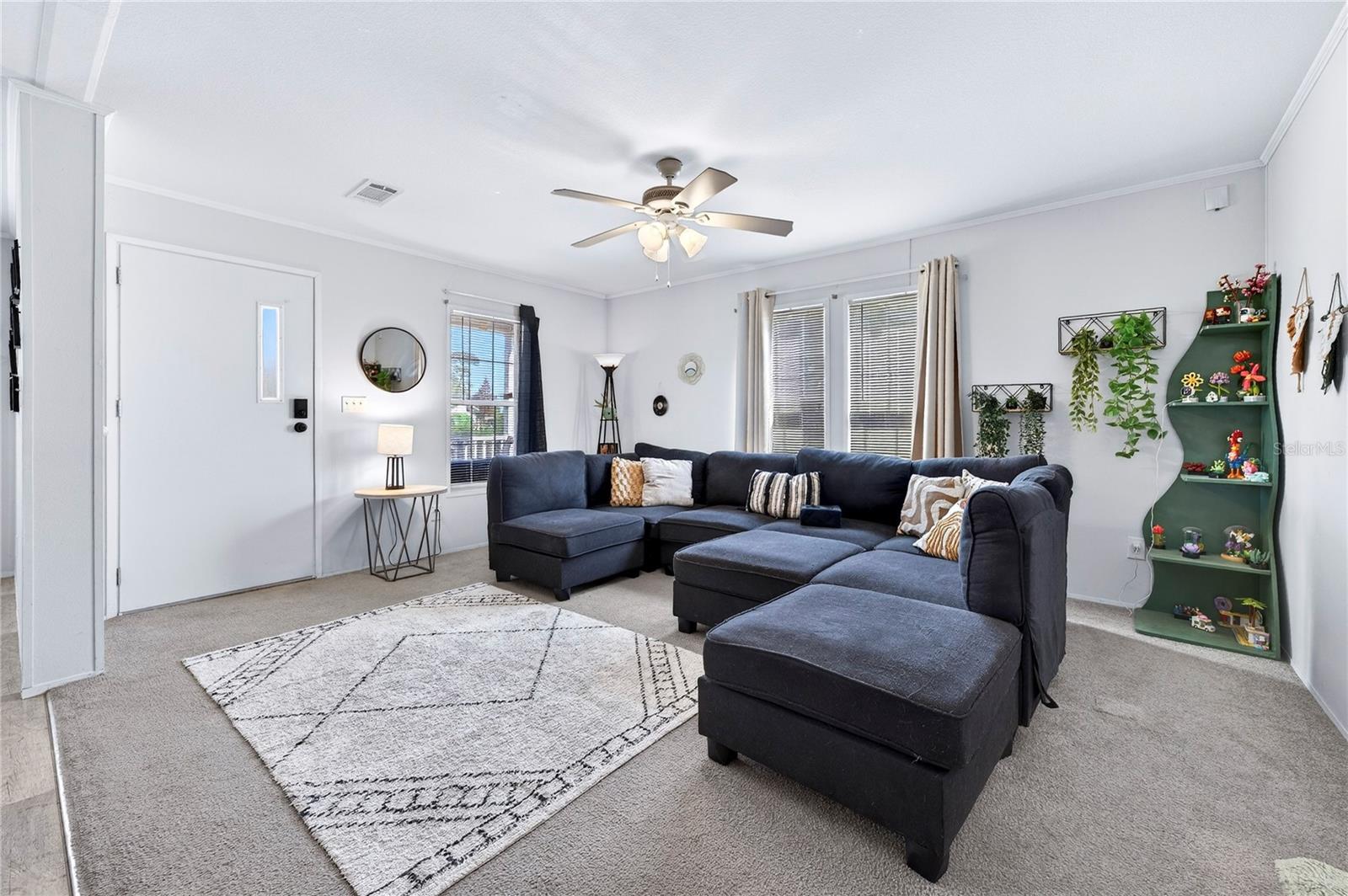 Image 16 of 39 For 5266 Pineland Avenue