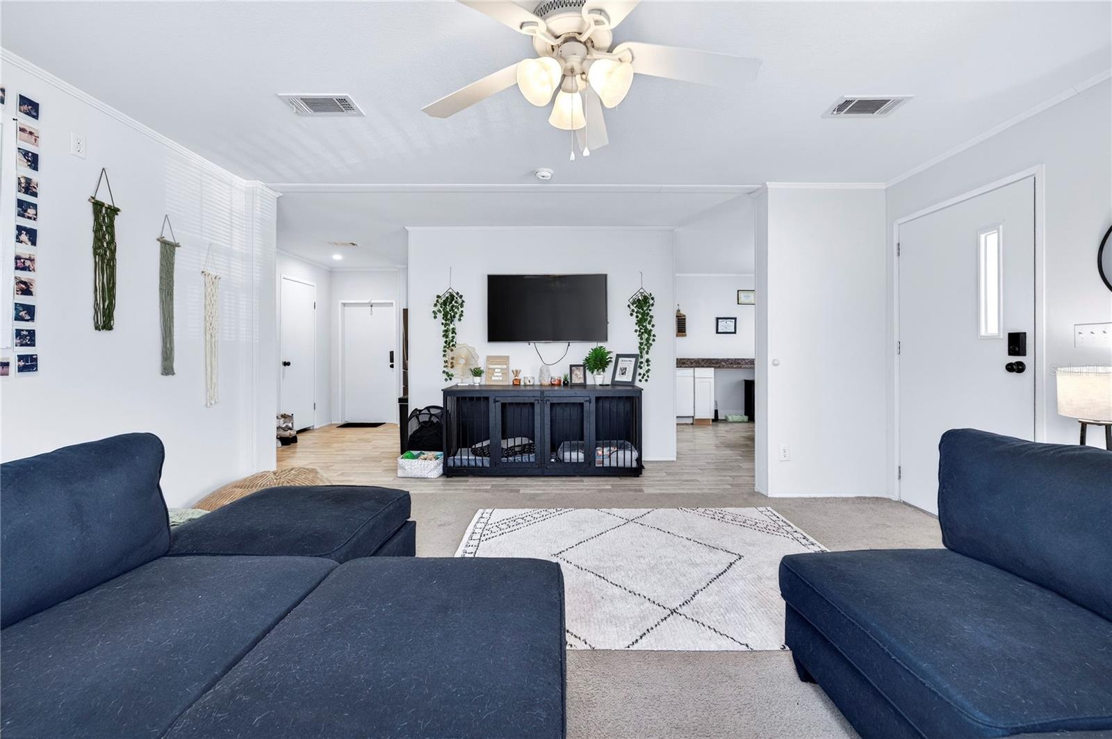 Image 20 of 39 For 5266 Pineland Avenue