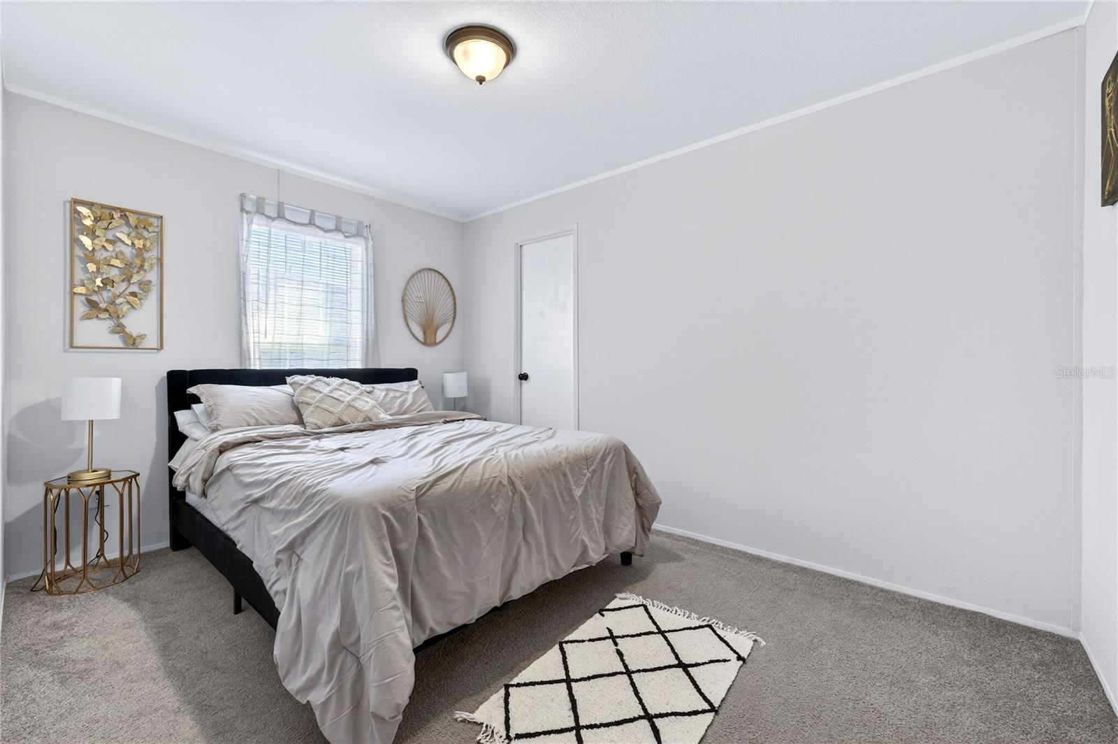 Image 25 of 39 For 5266 Pineland Avenue