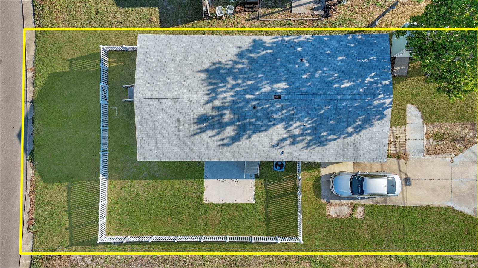 Image 3 of 39 For 5266 Pineland Avenue