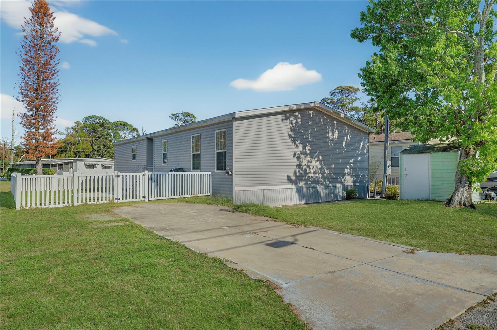 Image 34 of 39 For 5266 Pineland Avenue