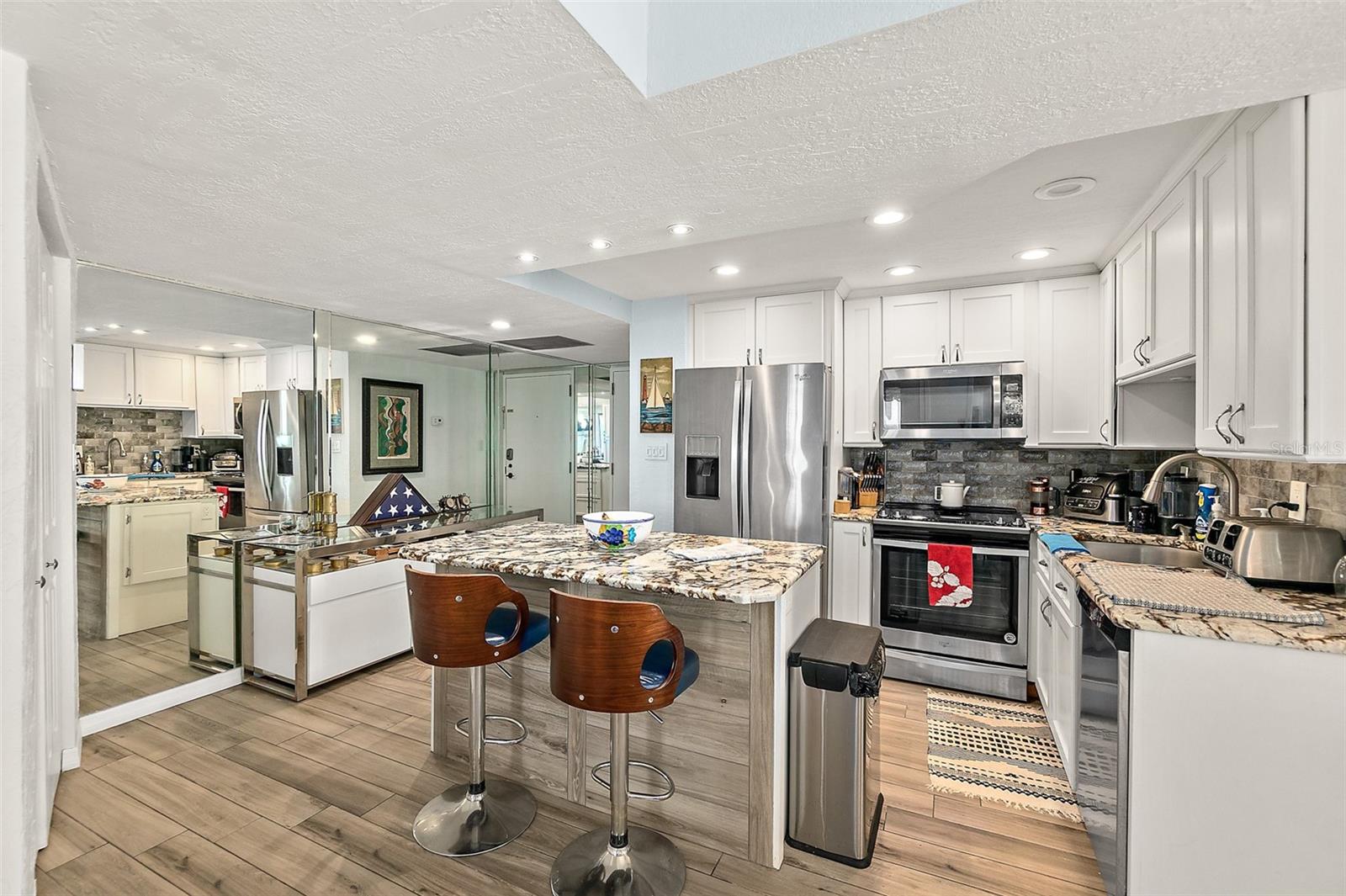 Image 14 of 43 For 2947 Atlantic Avenue 1604