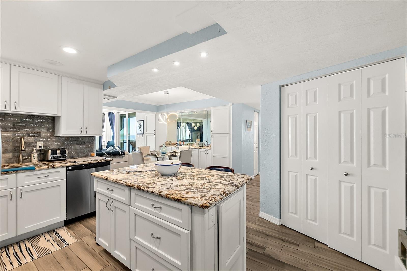 Image 21 of 43 For 2947 Atlantic Avenue 1604