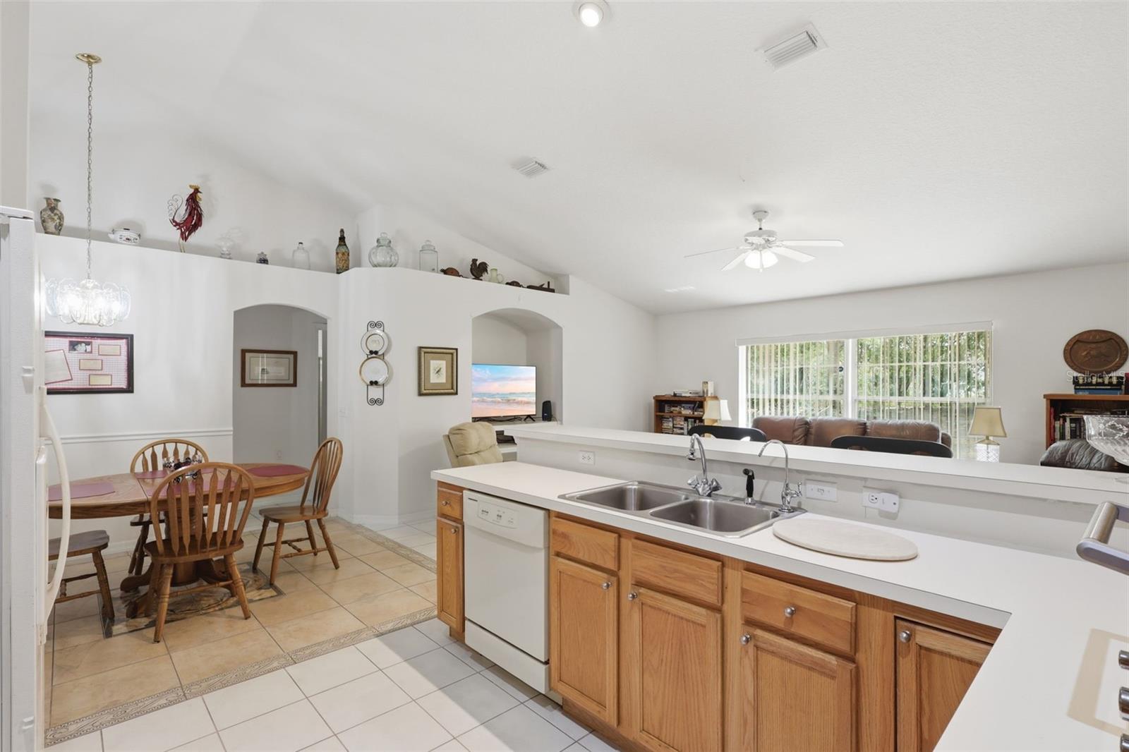 Image 15 of 36 For 1028 Collins Avenue