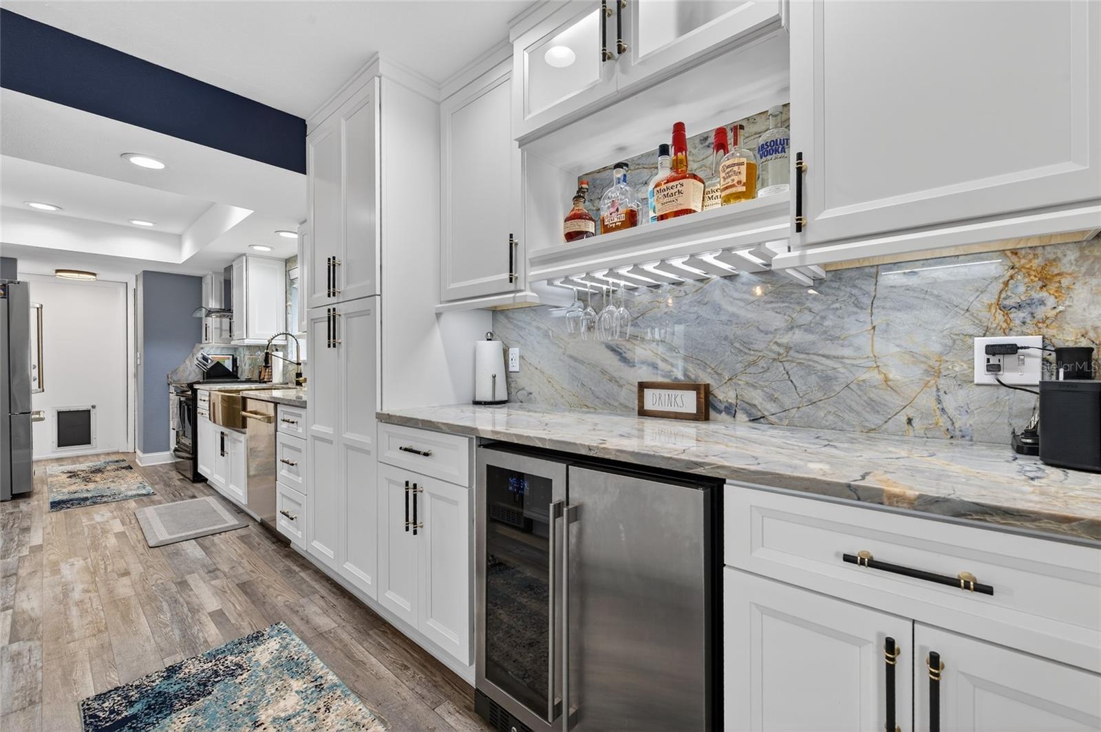 Image 11 of 31 For 92 Alberta Avenue