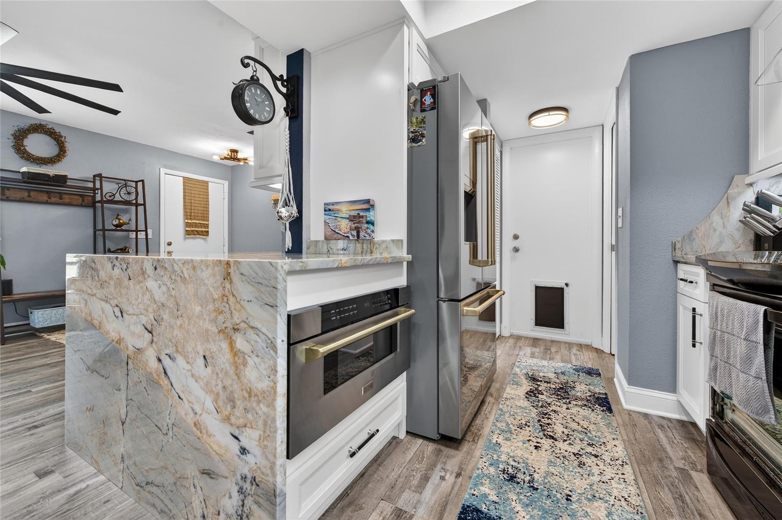 Image 14 of 31 For 92 Alberta Avenue