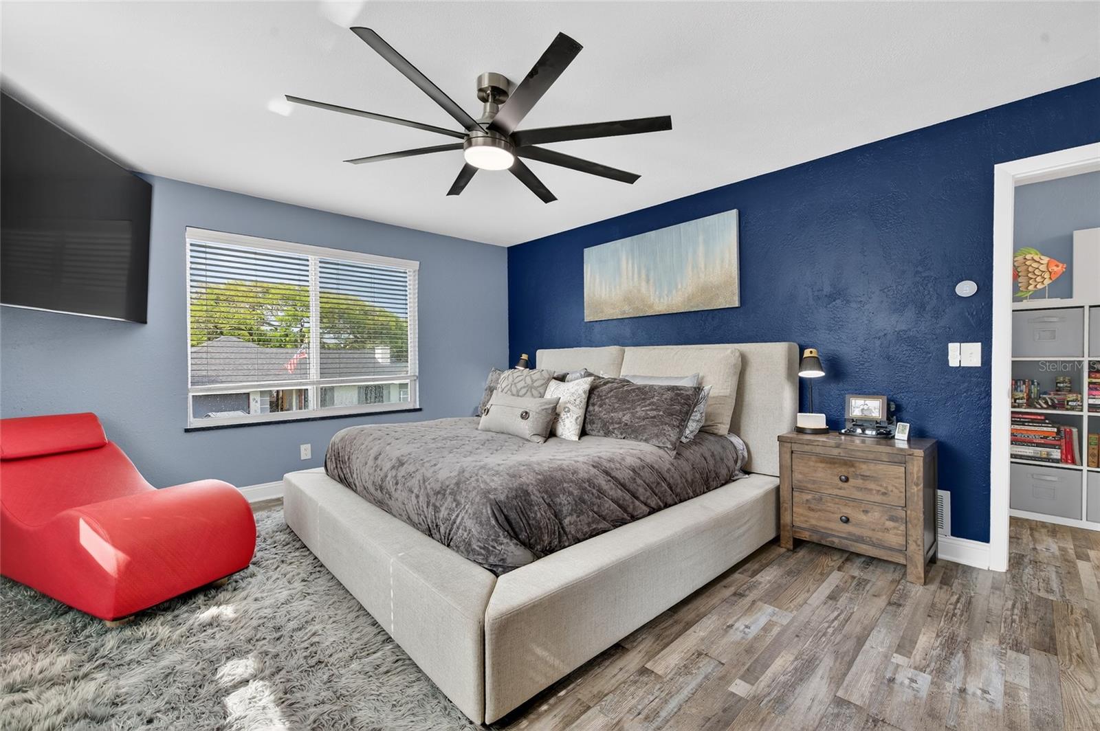 Image 19 of 31 For 92 Alberta Avenue