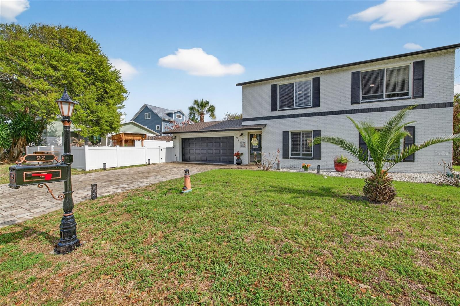 Image 3 of 31 For 92 Alberta Avenue