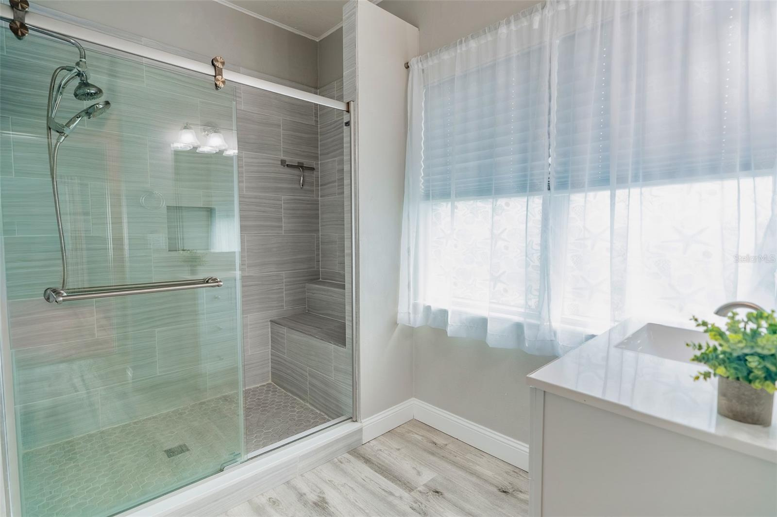 Image 10 of 86 For 321 Pennsylvania Avenue