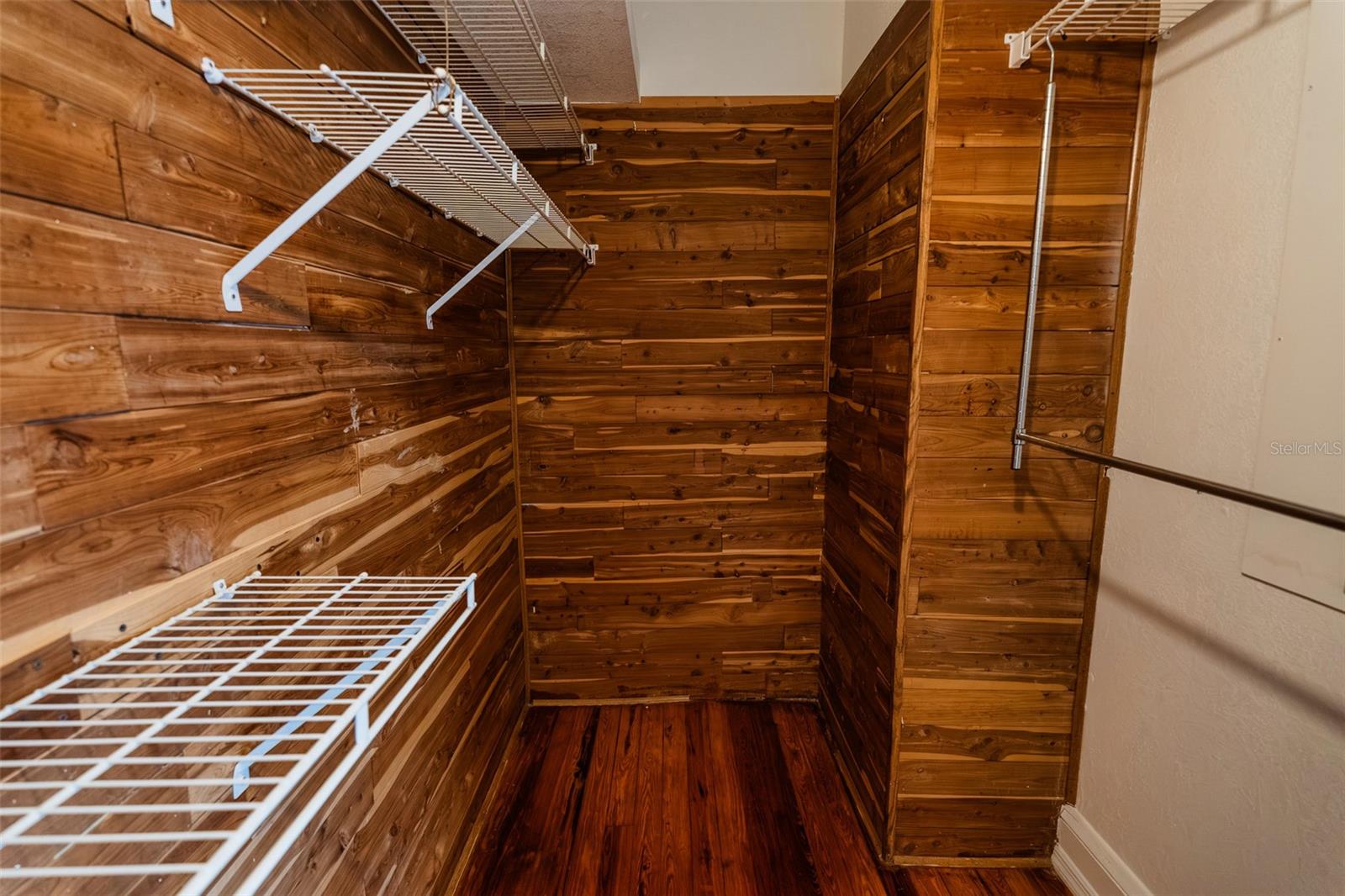 Image 11 of 86 For 321 Pennsylvania Avenue